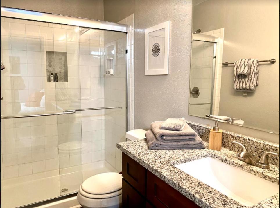 Private Bedroom Suite - Communal House Near Integris Oklahoma City Exterior photo